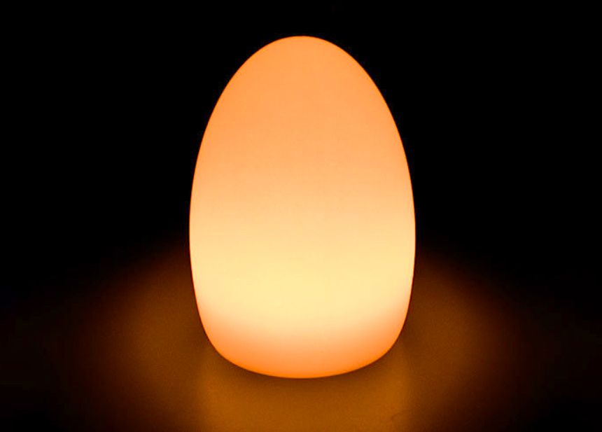 Lampa v designu ohnivého vejce Timelife